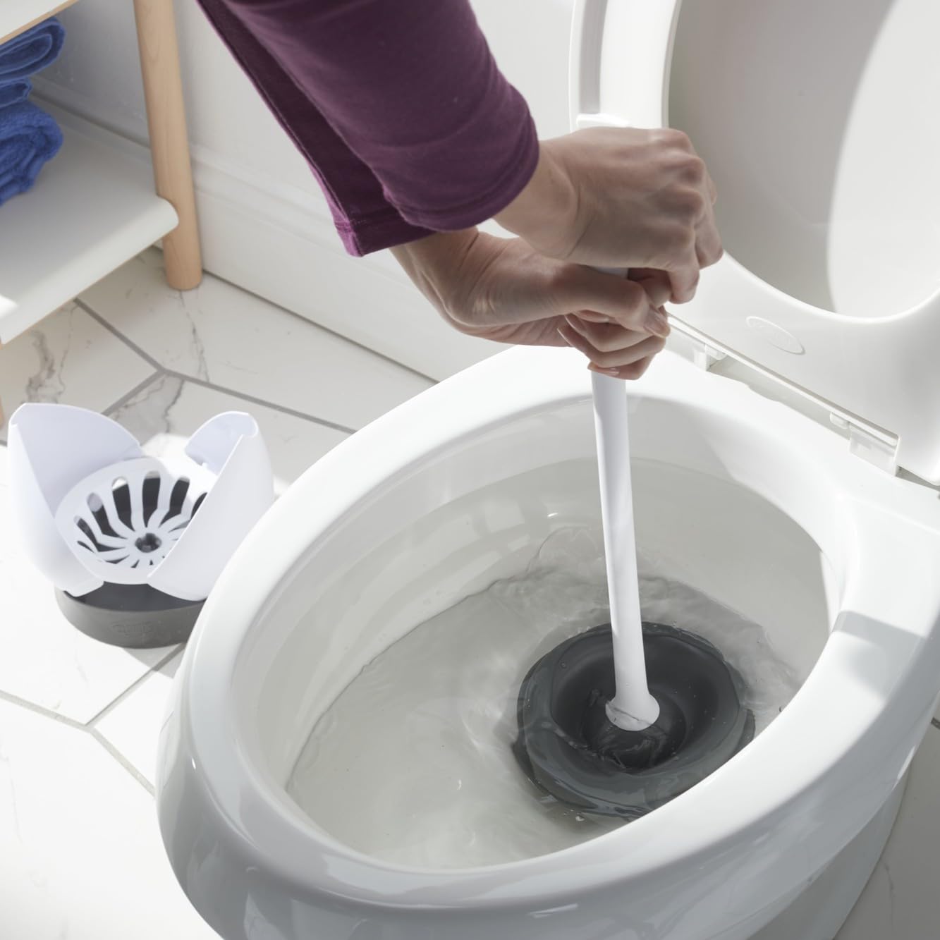 Clorox WC-Saugglocke mit Versteck Caddy, 2er-Set – für Badezimmer-Organisation und Aufbewahrung, Badezimmerzubehör, WC-Entstopfer, mit Halter, Weiß