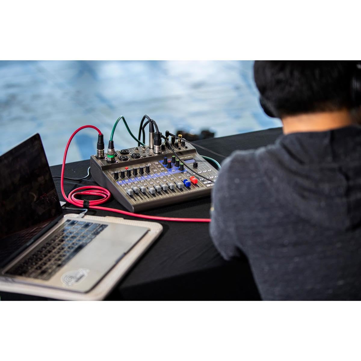 Amazon | Zoom LiveTrak L-8 Podcast Recorder, Battery Powered