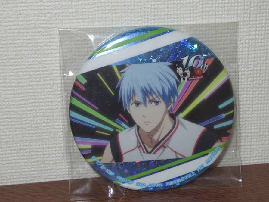 黒子のバスケ　ホログラム缶バッジ 黒子テツヤ Amazon.co.jp: 黒子 バスケシャイニーカラーホログラム缶バッジ