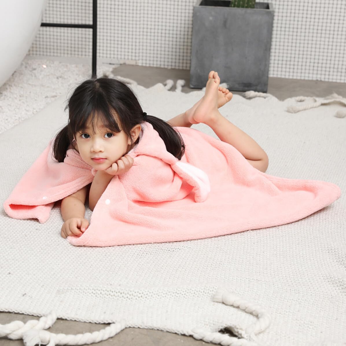VANZACK Toalla de Baño con Capucha para Niños, Tela de Coral, Secado Rápido, Diseño Conejo Rosa, Tamaño Mediano, Adecuada para Casa, Piscina y Playa, Bata Infantil Práctica