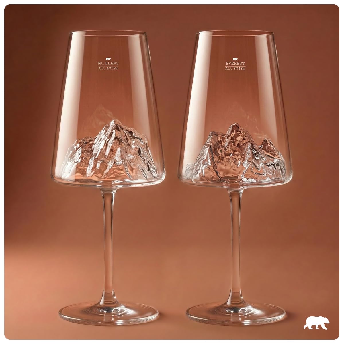 Alaskan MAKER Weingläser Set mit 2 Gläsern 400 ml – hochwertiges Borosilikatglas mundgeblasen mit 3D-Relief-Berg am Boden | Hartschalenkoffer Premium Magnetkarton | TOPOGRAPHIC