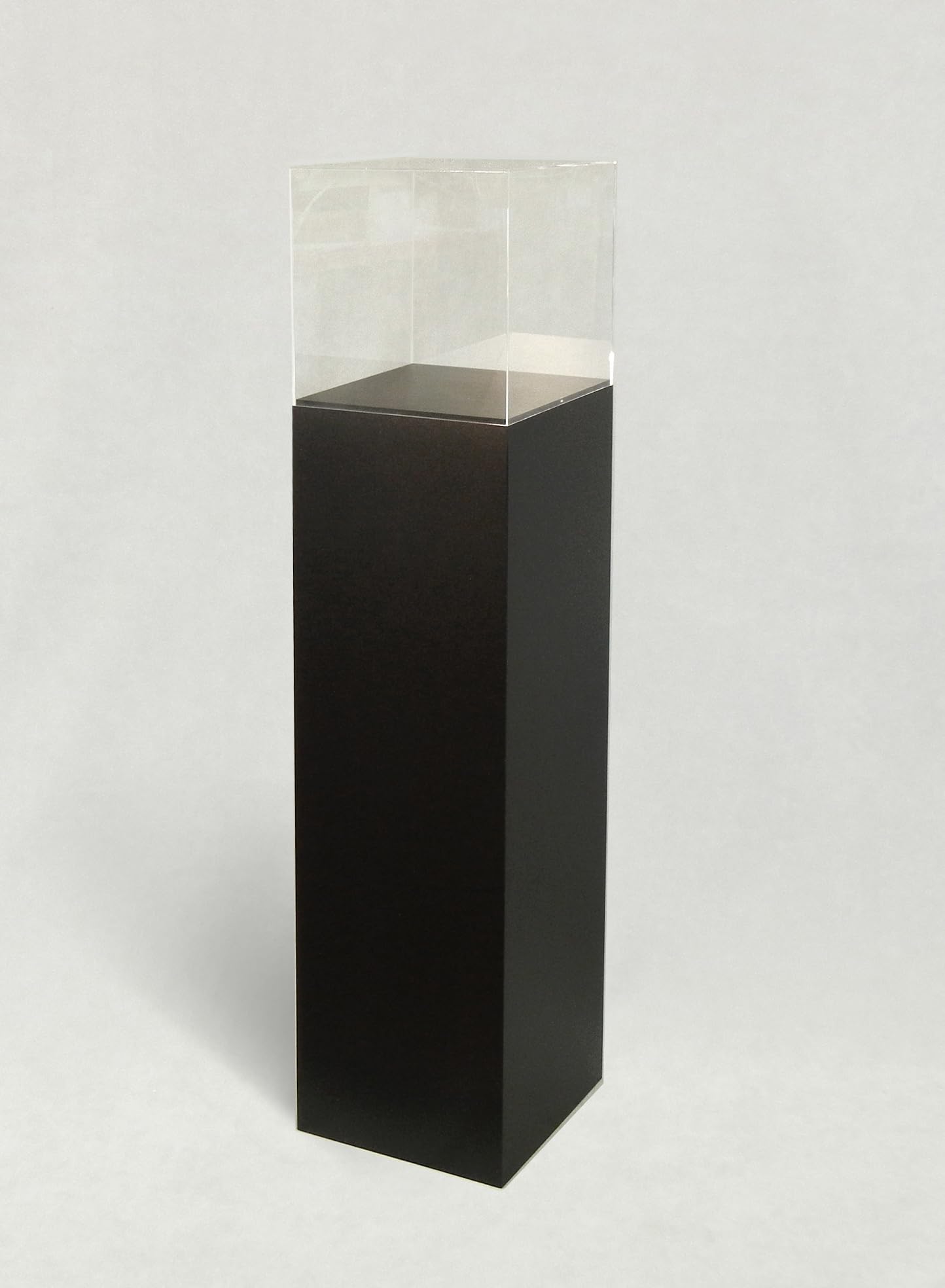 ORUS - Teca sobre columna negra (30 x 30 x 130)…