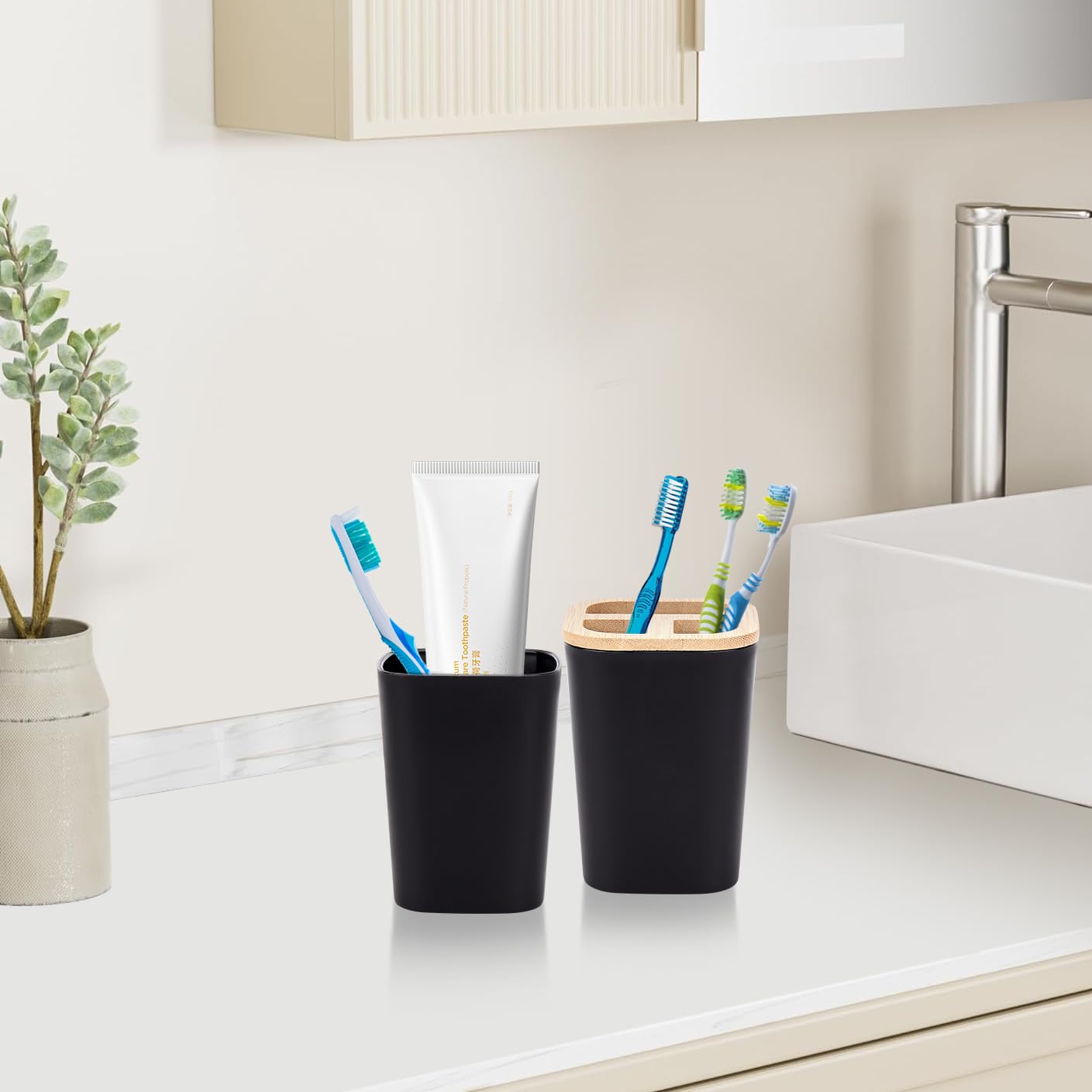 Set Bagno Accessori Completo - 6 Pezzi Set Accessori Bagno in bambù, set con bottiglie per lozione, portaspazzolino, tazza da denti, portasapone, spazzolino, cestino