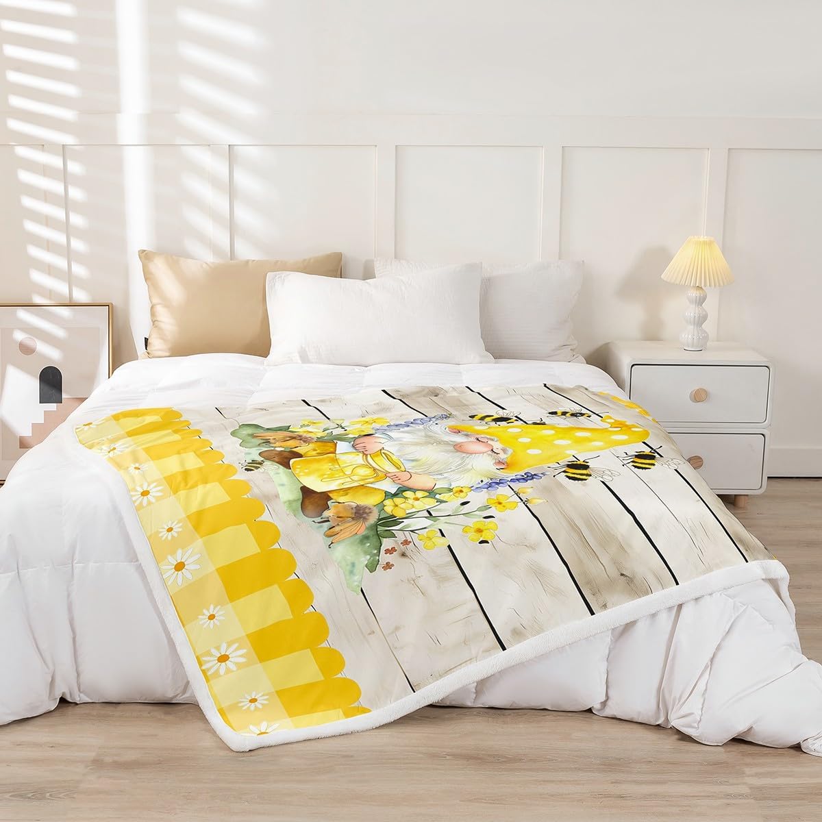Erosebridal Cute Bee Gnome Fleece Blanket for Bed Couch,Yellow Kawaii Spring Gnome Throw Blanket,Farm Honeycomb Honey Can Sherpa Blanket,Cartoon Dwarf Daisy Floral Bed Blanket Room Decor 40x50