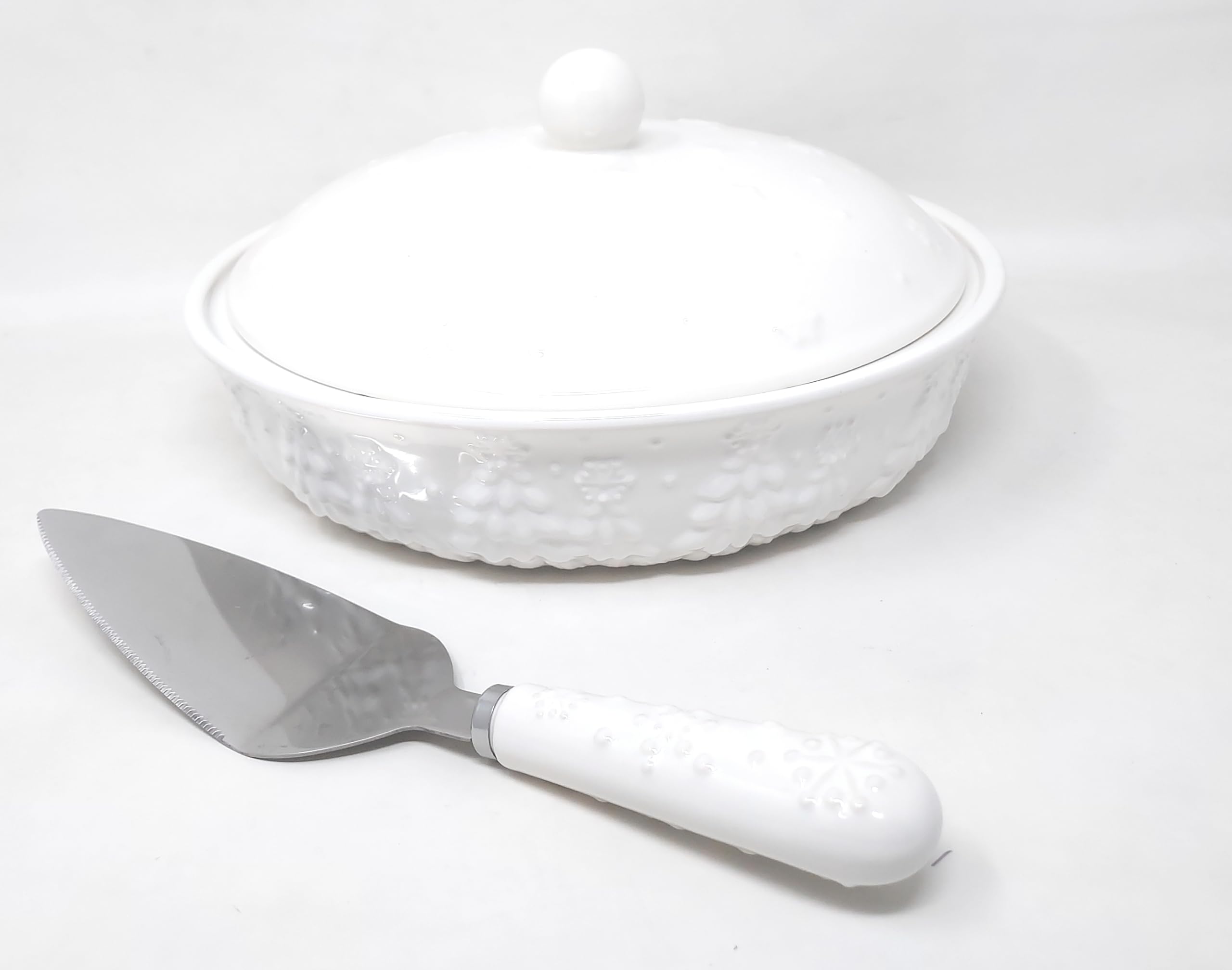 Temp-tations Covered Baker or Pie Pan w/Pie Server, Deep Dish (Frosty Forest White), 10.5x2.4