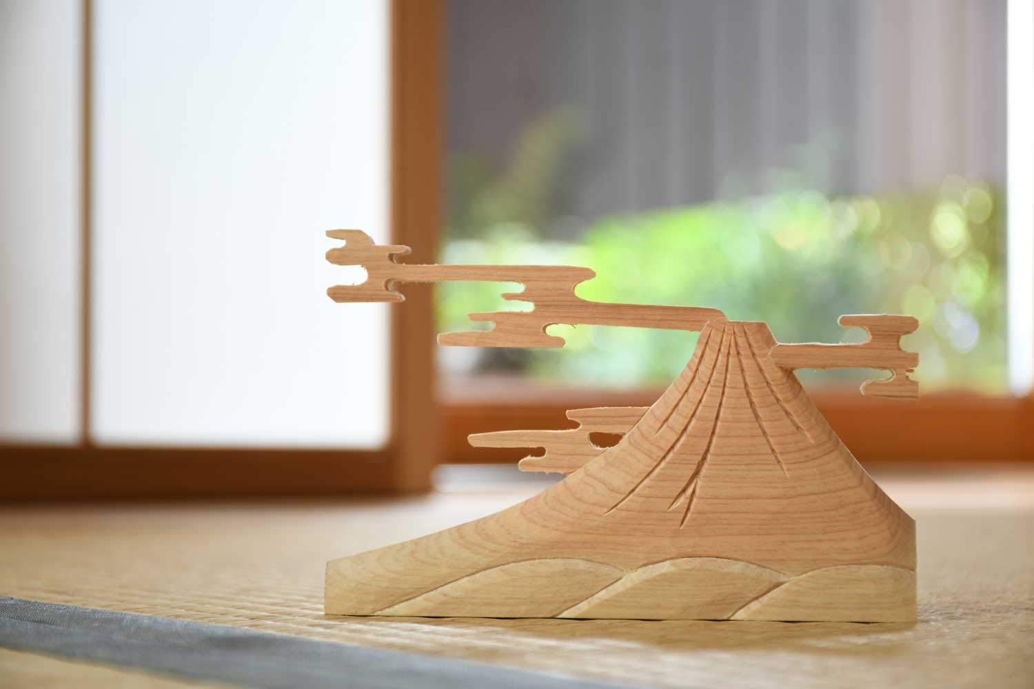 ビンテージ　富士山　木彫り　置物　インテリア　工芸品　美術品　A2689 Amazon.co.jp: 翠雲彫り 手彫り彫刻 伝統工芸士 置き物 富士山 ヒノキ