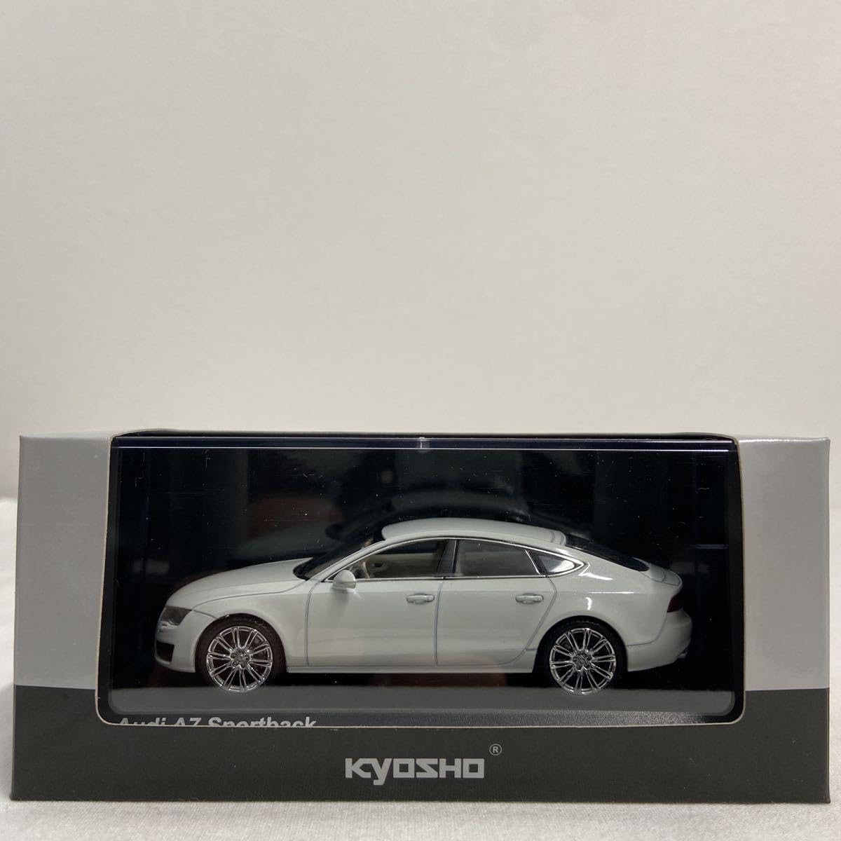 Amazon | 京商 1/43 AUDI A7 SPORTBACK Glacier White Metallic