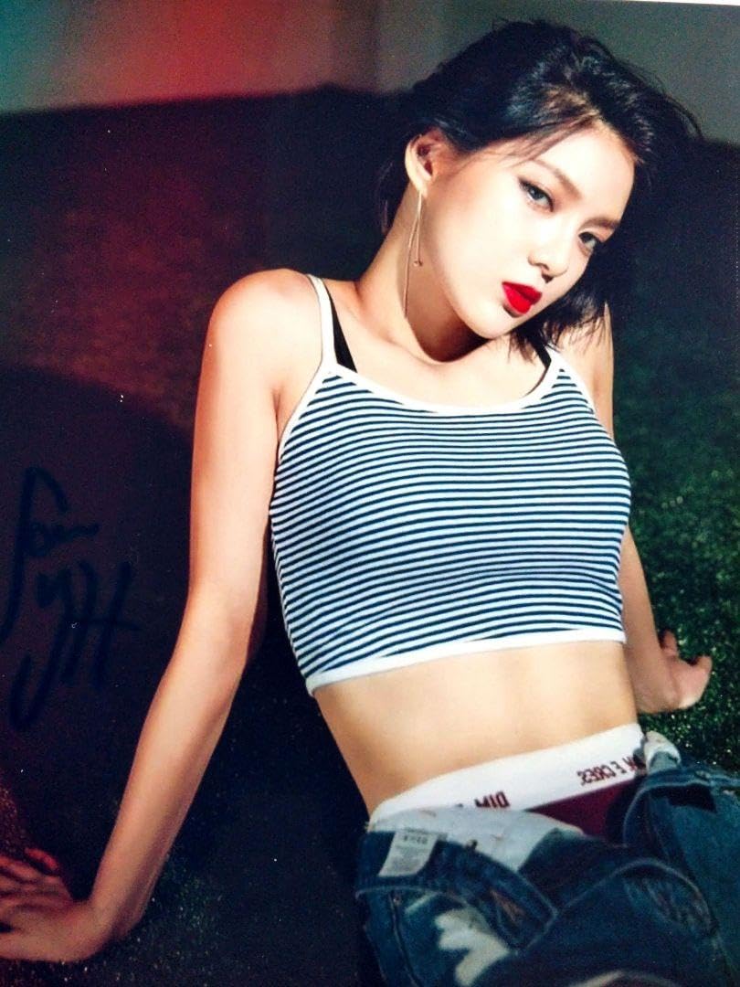 Amazon.co.jp: ソジン直筆サイン入り超大型写真…So Jin…ナインミューズ 