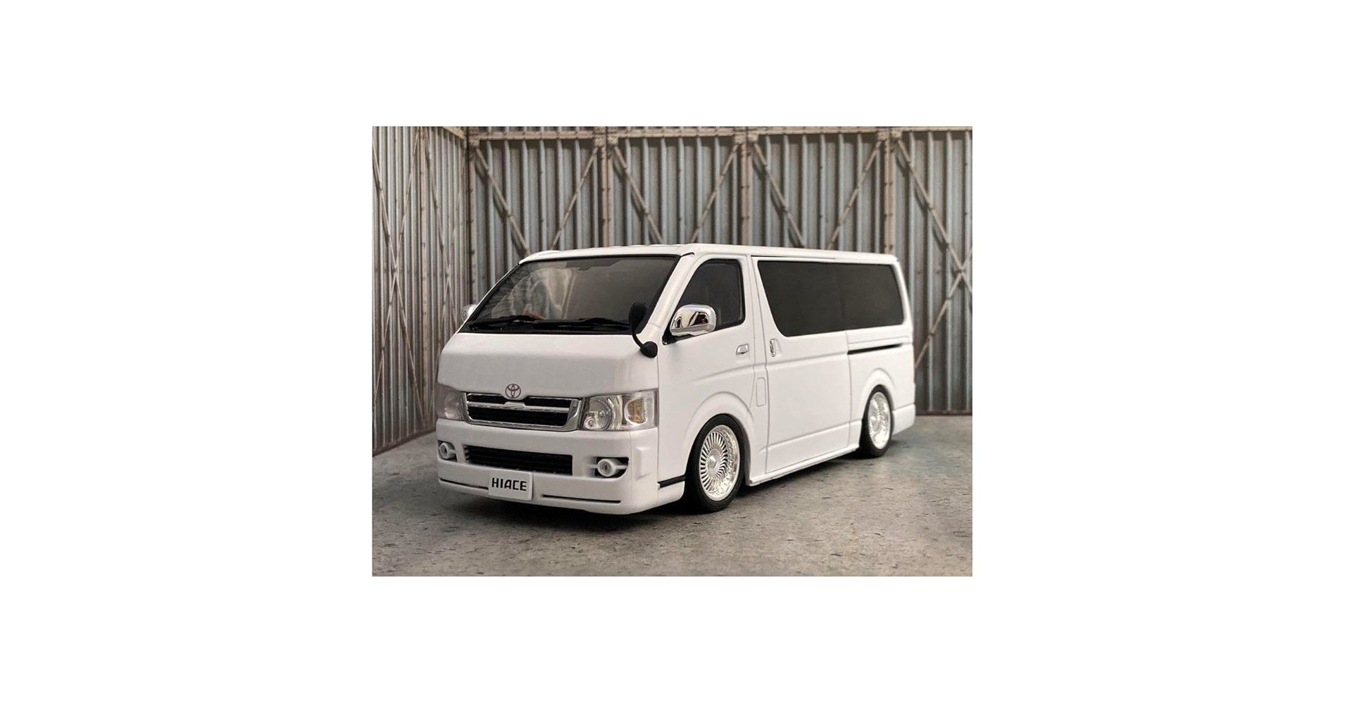 1/24 トヨタ H200 ハイエース バン スパーGL（カスタム品） Amazon.co.jp: 1／24 トヨタ H200 ハイエース バン スパーGL