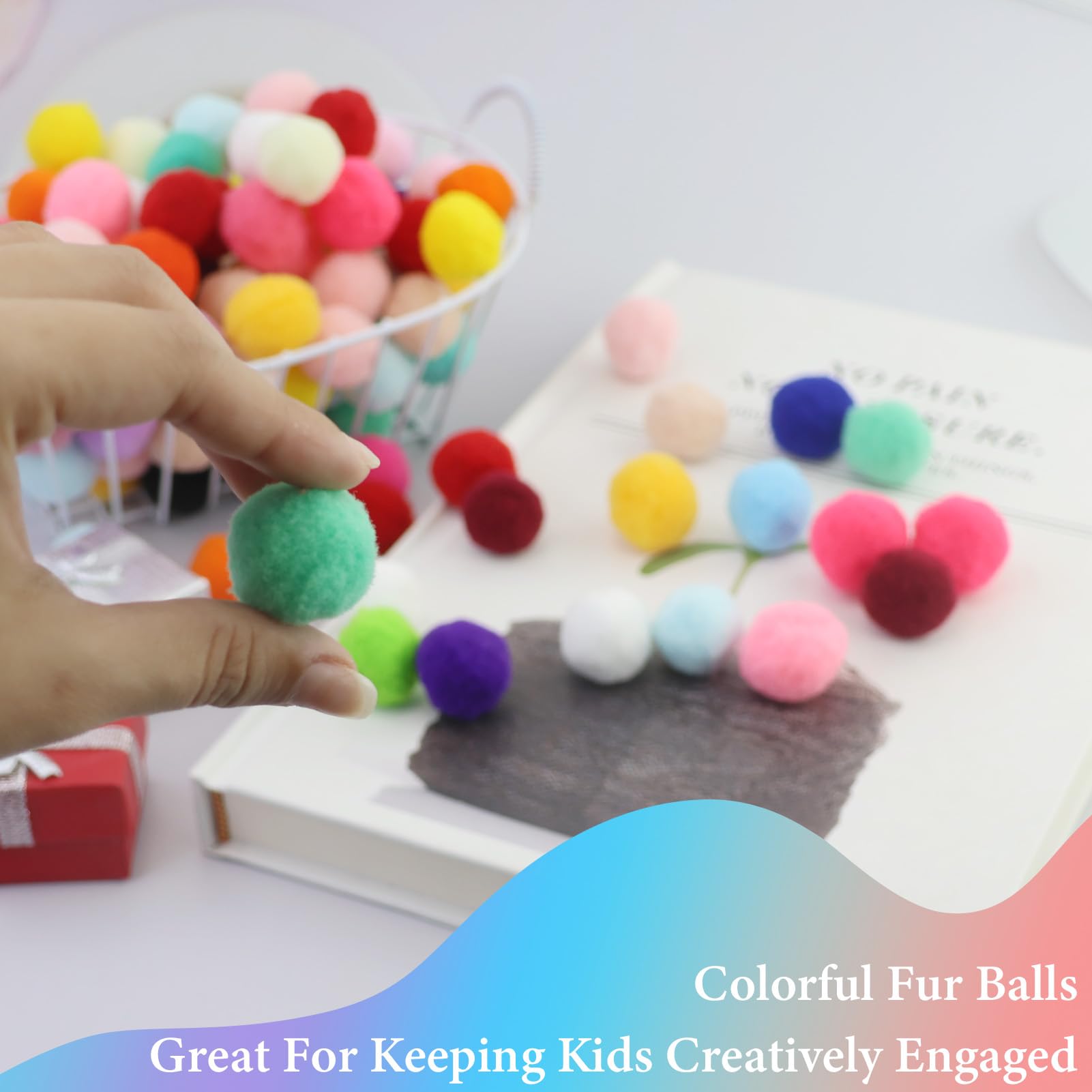 TOAOB Lot De 300 Pompons Multicolores De 2,5 Cm Boules En Feutre Multicolores Pour Loisirs Créatifs Et Décorations Bricolage Travaux Manuels Vêtements Bijoux Pour Cheveux Guirlandes