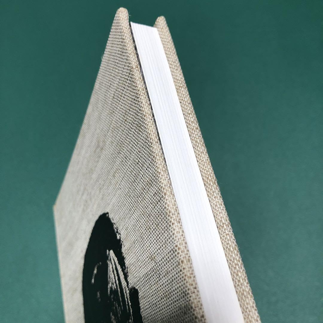 Glacial Jubilé by Estelle Hanania Amazon.co.jp: 写真集Glacial Jubilé by Estelle Hanania : ドラッグストア