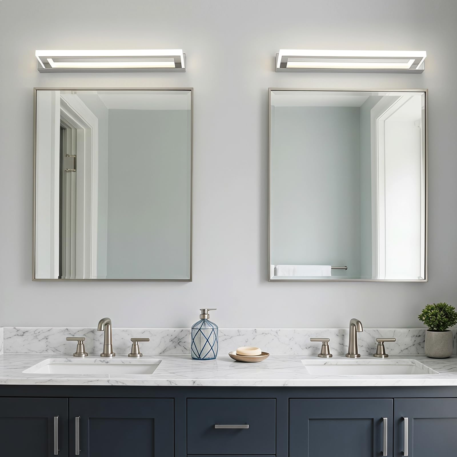 LED Spiegelleuchte Bad 42cm - Moderne Badezimmerlampe mit IP44, Chrom Finish, 9W 4000K für Spiegel und Wand