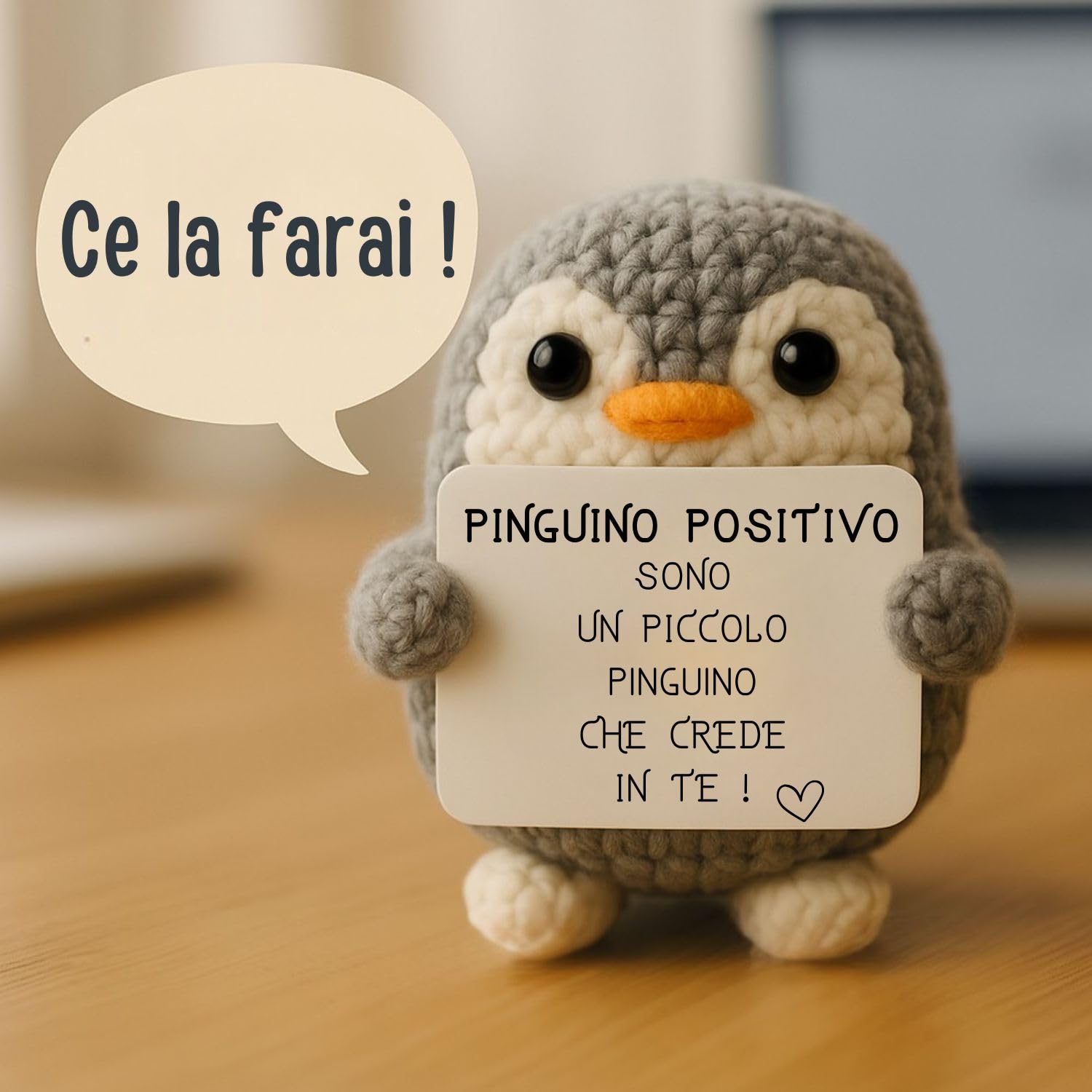 Pinguino Positivo© | Regalo Originale e Divertente | Idea Simpatica | Festa Bambini Ragazzi | Compleanno Bimba Bimbo| Decorazione Cameretta| Amigurumi Casa | Bambola Umoristica | Peluche Motivazionale
