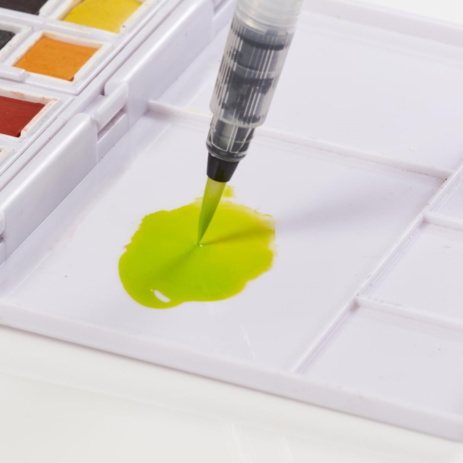 Derwent Inktense Aquarellfarben Palette, Set mit 24 Farben, halbe Farbnäpfchen-Größe, wasserlösliche Farbe, Ideal zum Malen & Basteln auf Papier & Stoff, professionelle Qualität, 2306318