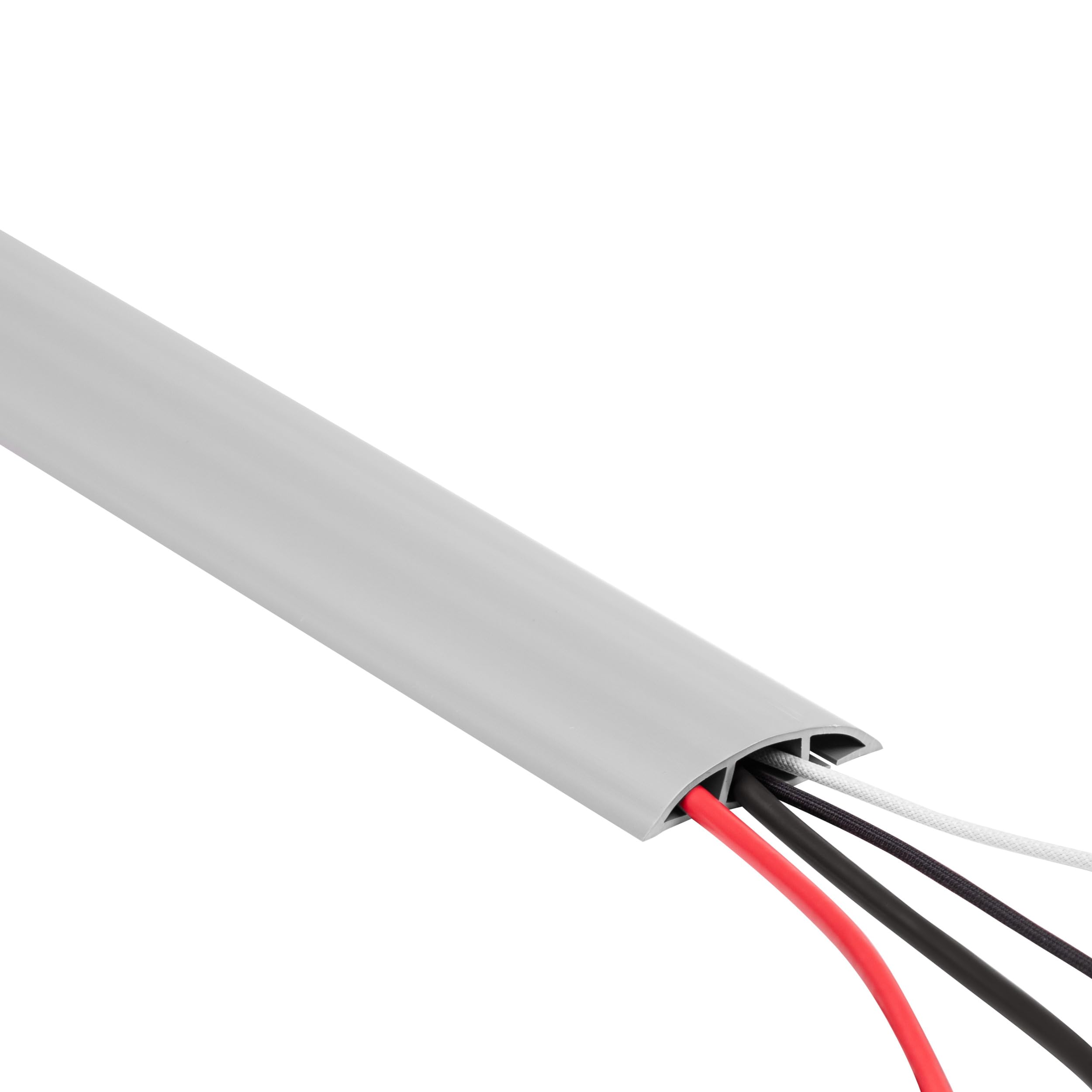 Quest Canaleta para Cables, Pasacables de Suelo de PVC - Ancho 40 mm - Guía de Cables para el Suelo, Protección Antitropiezos - Cubrecables con 3 Canales, Protector de Cables - Gris