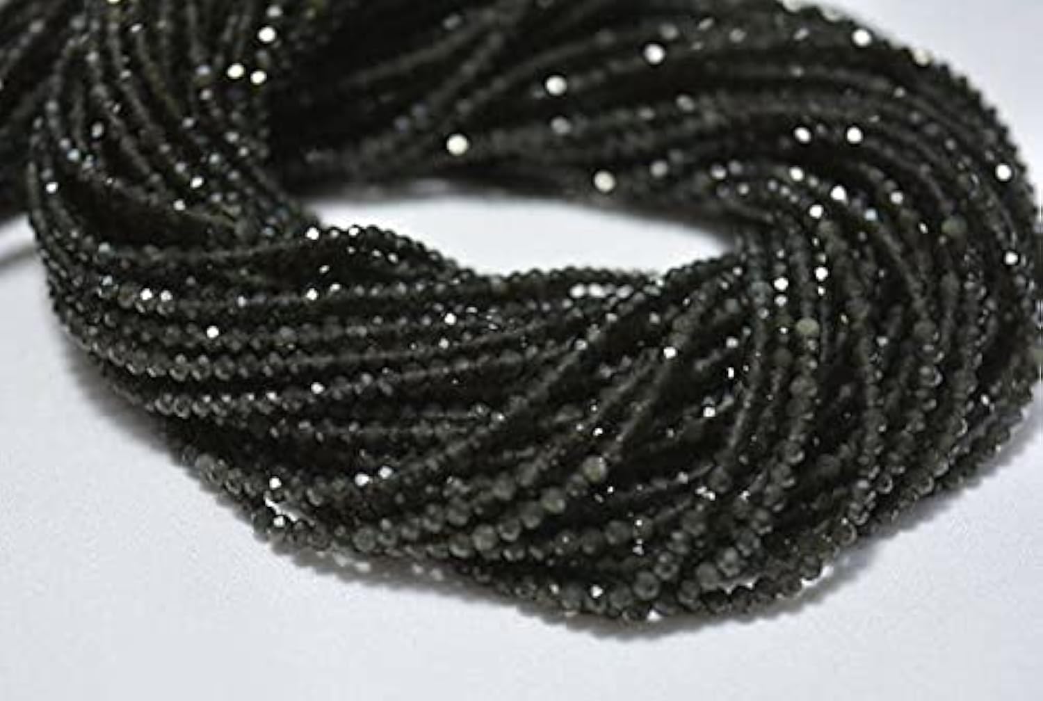 Pierre de lune noire LKBEADS perles rondelles facettées 2.20 mm lot de 5 fils