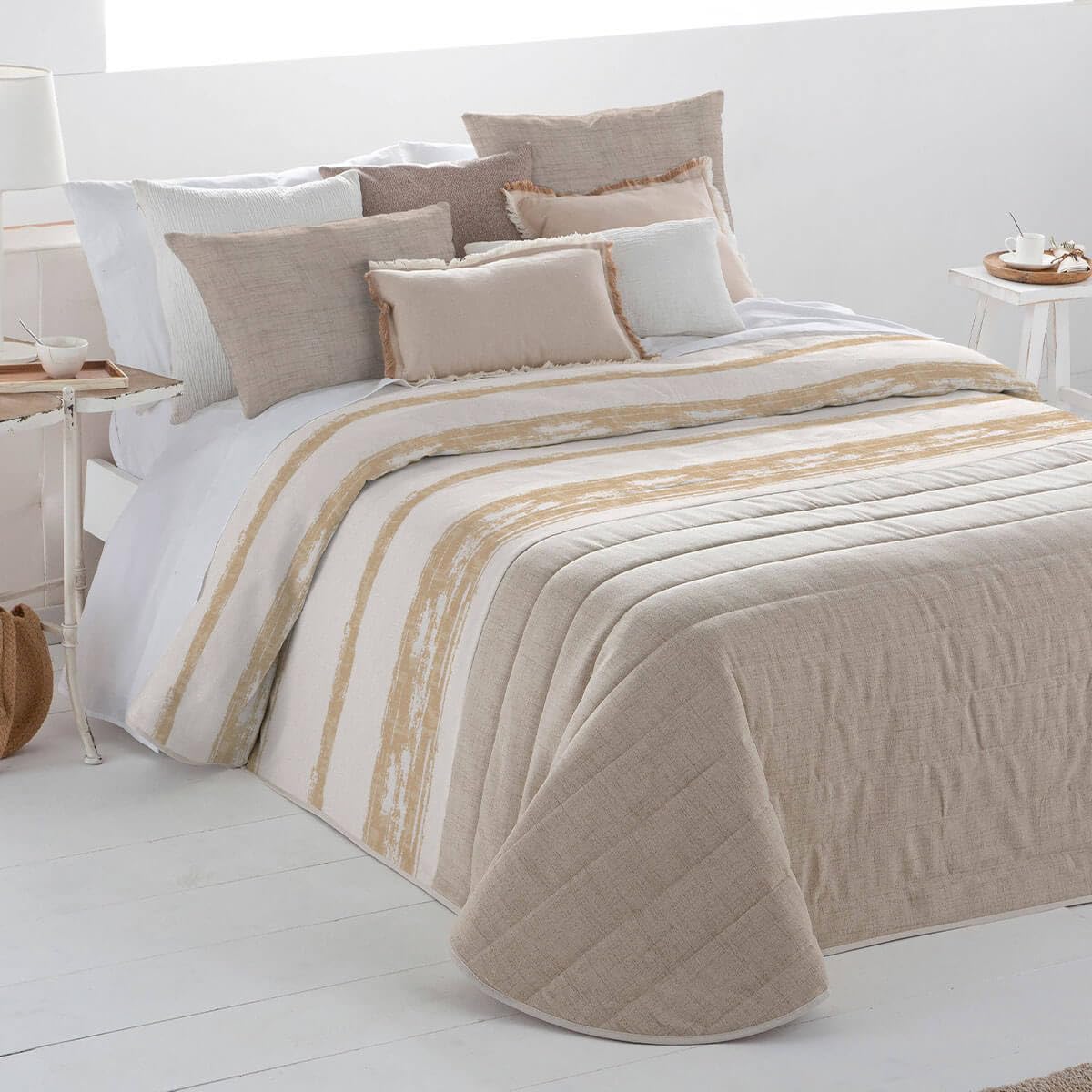 Antilo Colcha bouti de Entretiempo con Acolchado Fino Nina - Cama 180 cm (270x270) - Color Mostaza. Tejido de poliéster y algodón. Incluye Funda(s) de cojín de 50x70 cm.