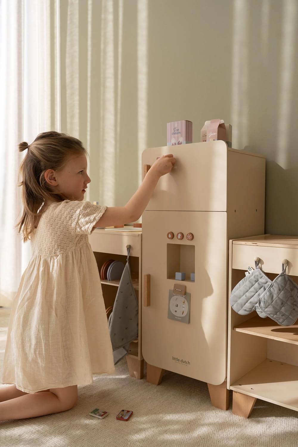 Little Dutch 2499 Holz Kinderkühlschrank inkl. Zubehör - beige