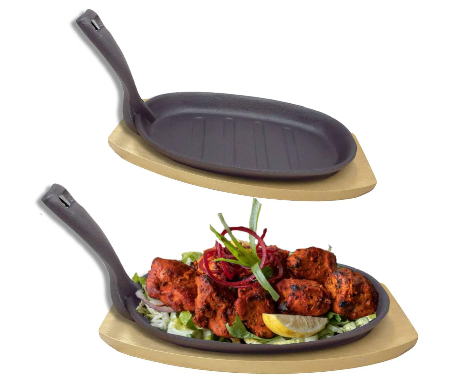 Vintage Gourmet® Premium Pre-Seasoned Cast Iron Sizzler Serving Dish/Steak Platter Set of 2 with Natural Wooden Trivets,24cm & 28cm Create That Authentic Feel, Serve Your Dishes Sizzling at The Table!