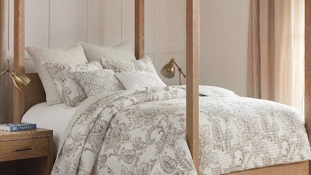 Amazon.com: Levtex Home - Bennett Quilt Set - King/Cal King Quilt