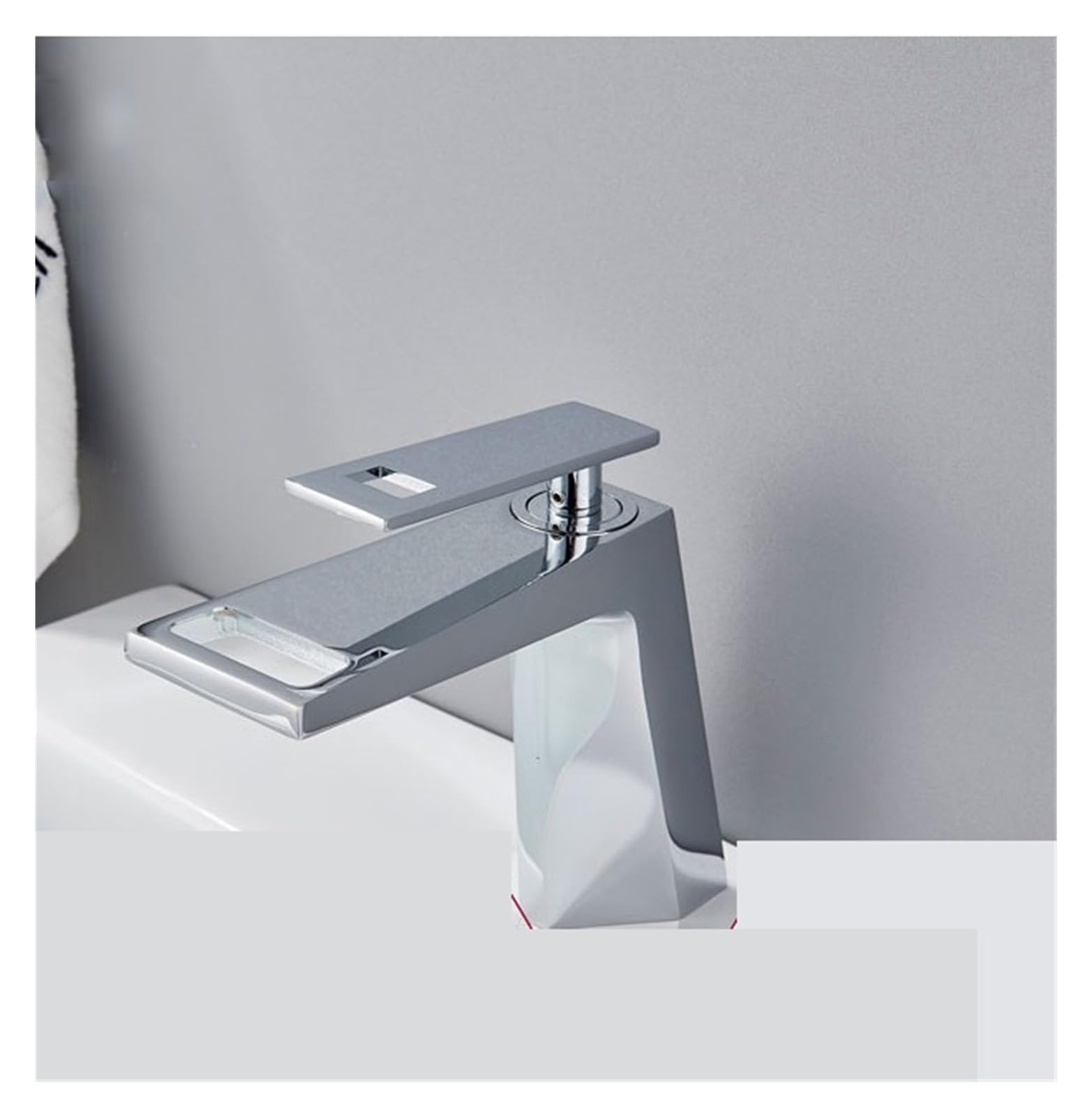 Grifo cascada para lavabo monomando que evita salpicaduras negro oro 3