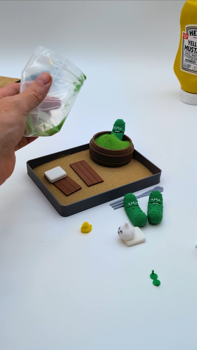 Amazon.com: UglaForge Pickle Zen Garden - Miniature Desktop Decor