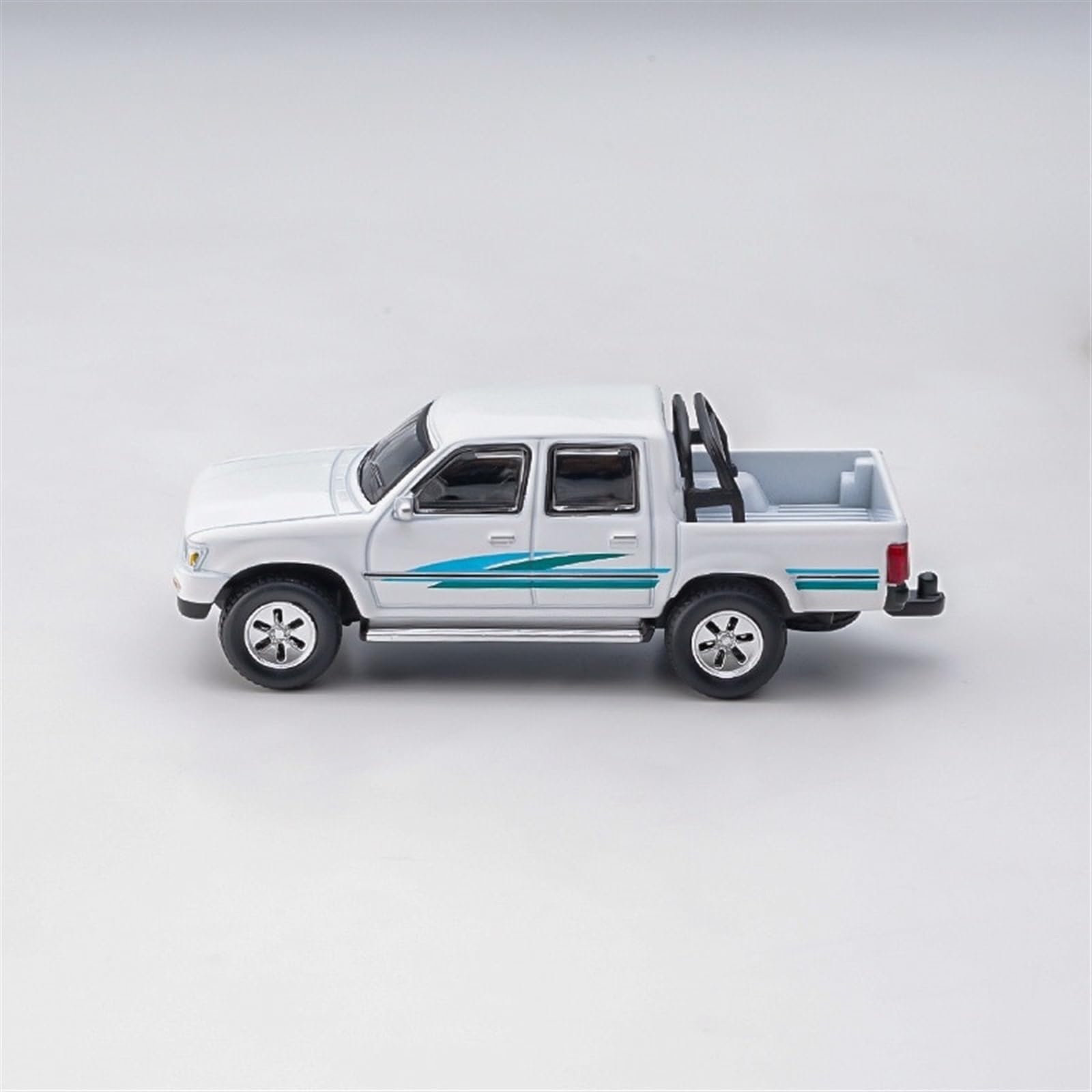 Amazon.co.jp: モデルカーのおもちゃ 1:64 トヨタハイラックス
