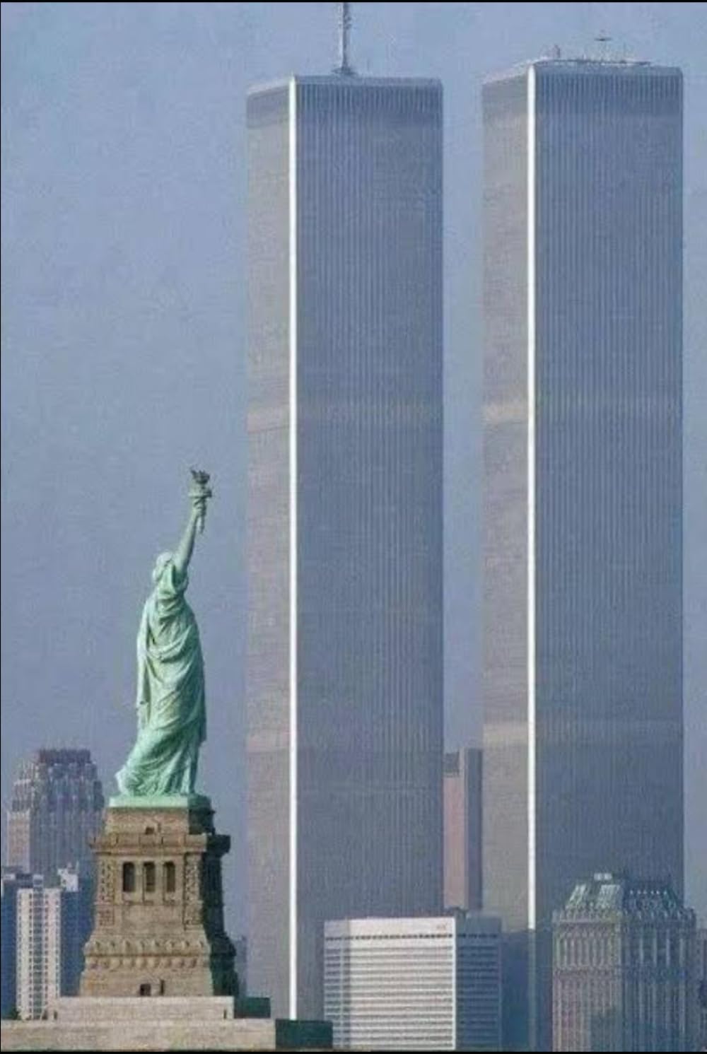 The Twin Towers: The Day the Sky Changed