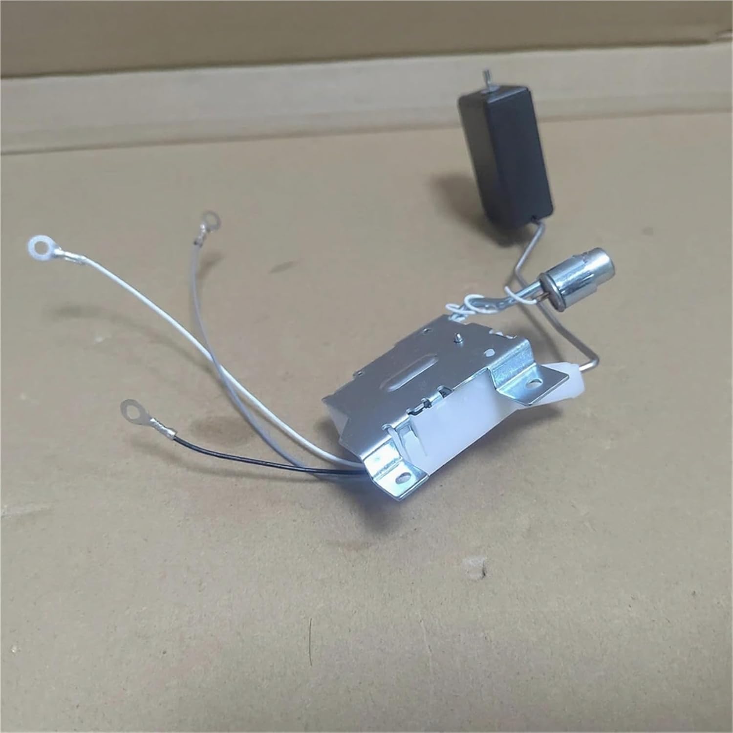 Fuel Gauge Sending Unit Fuel Level Sensor 94460-29810 9446029810, Compatible For Hyundai Elantra/Tiburon 1995-2001 9v