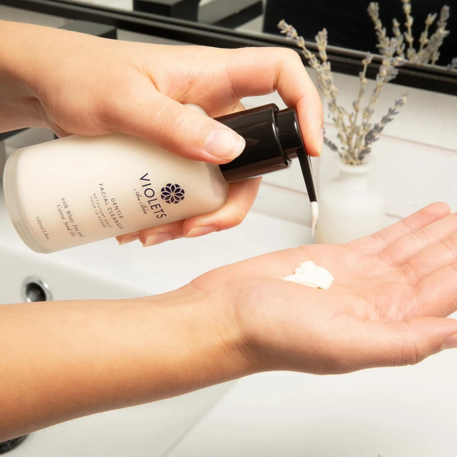 Amazon.com: Violets Are Blue Gentle Cream Cleanser with White Tea