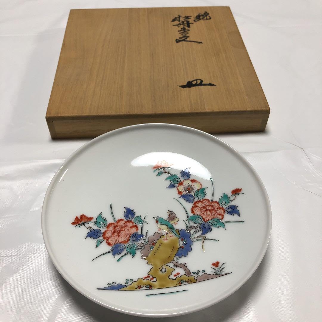 十四代柿右衛門 額皿5寸牡丹鳥文 柿右衛門窯作 額皿（5寸）牡丹鳥文 A90-12 - 佐賀県有田町