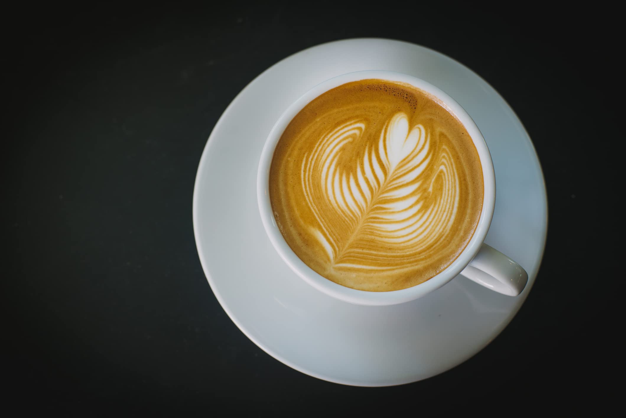 GERCEKS Caffe Crema E Aroma Kaffeebohnen 2kg (4x500g), Barista Kaffee schokoladig und säurearm, Espressobohnen kräftig, Bohnenkaffee mit Arabica und Robusta, feine Crema, ideal für Milchkaffee