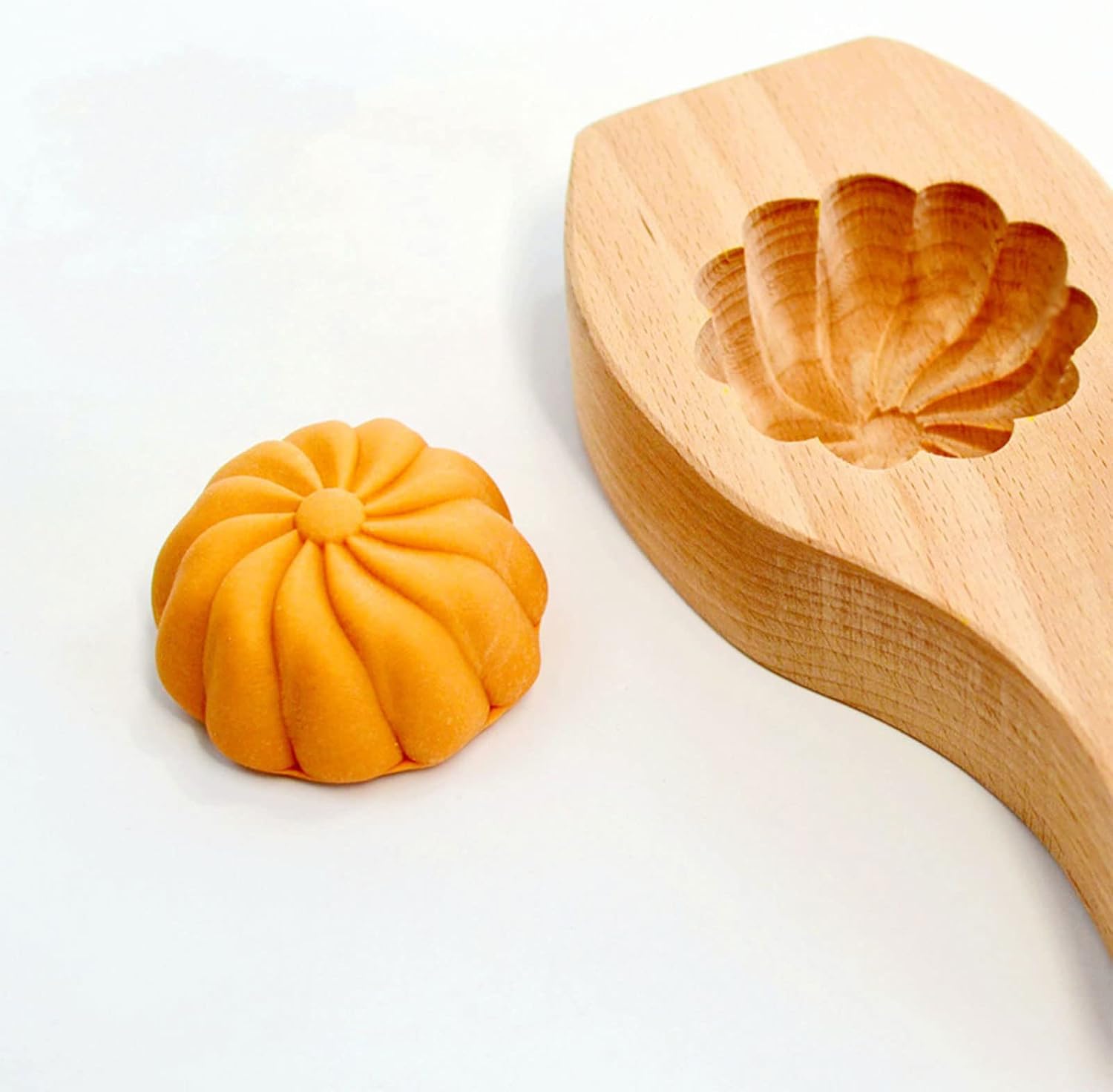 Carved Round Wooden Flower Pattern Eco-Environmental Baking Decoration Tools Cake Round Family Cookie Stamps For Baking