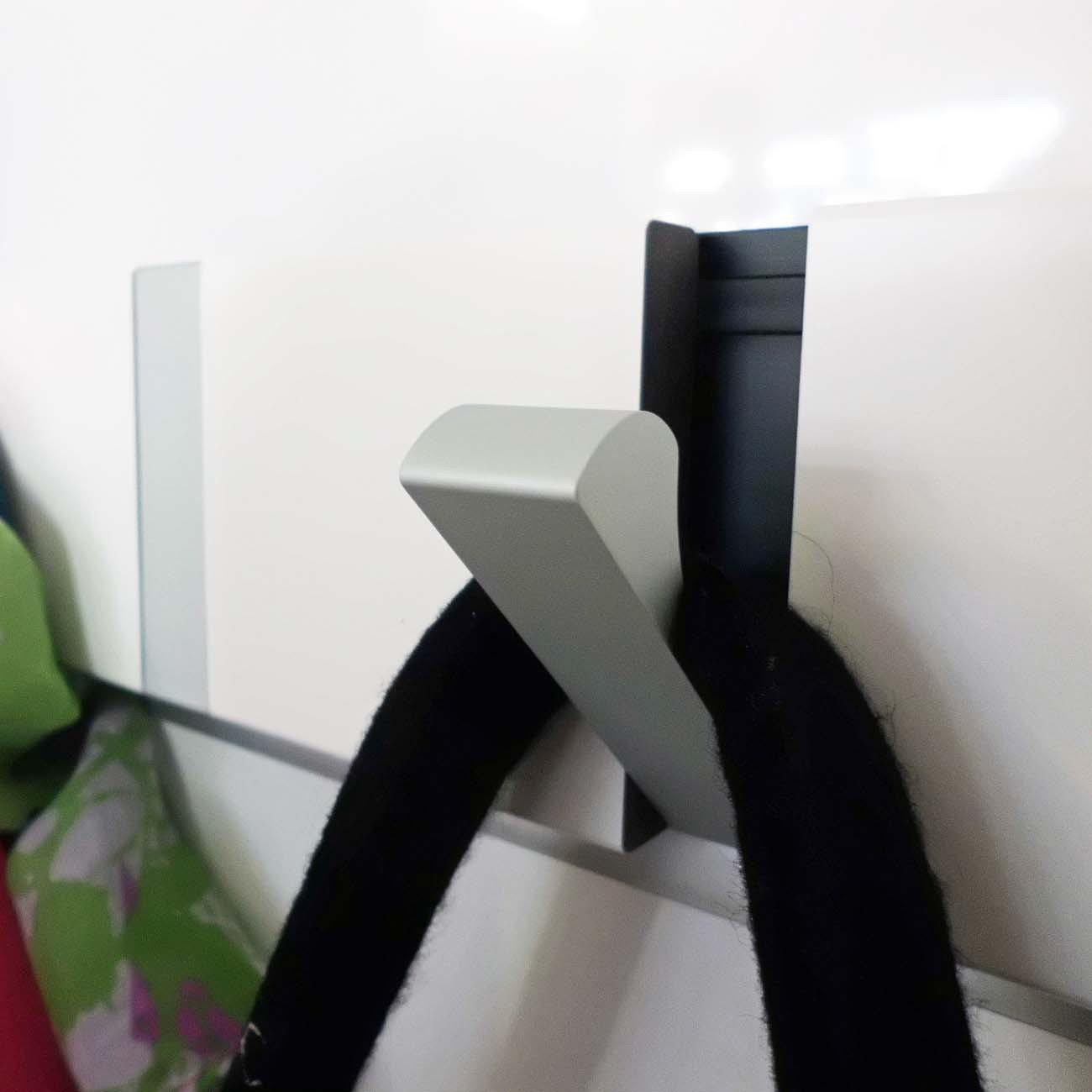LoCa Garderobe Knax 10 anthrazit (Haken klappbar Alu) Garderoben-Leiste Kleiderhaken Flur modern Garderobenpaneel