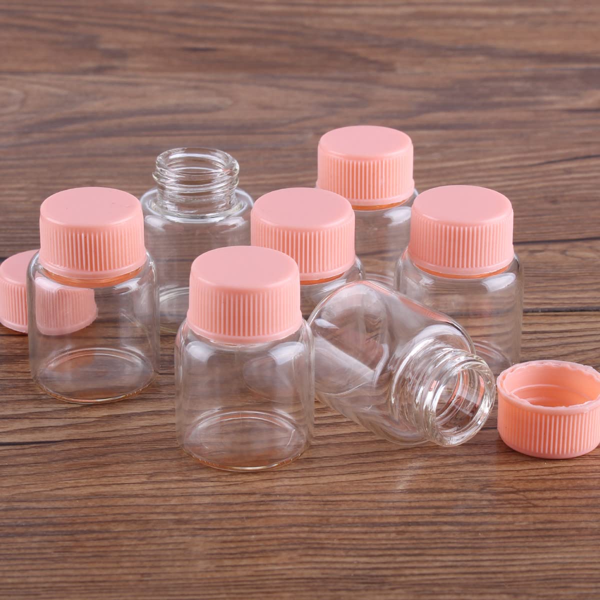 Amazon｜24個8ml-27x35mmピンクのプラスチック製のふたが付いた小さな
