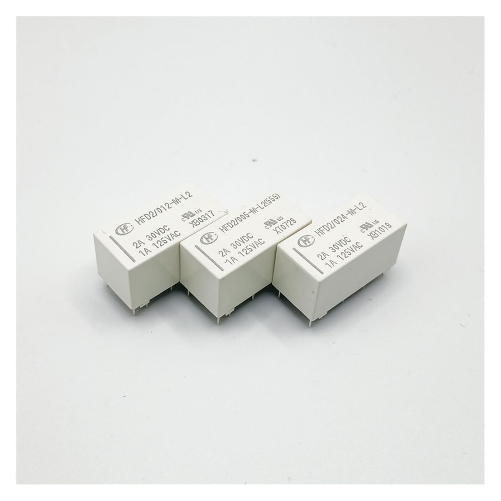 Magnetisches Verriegelungsrelais 3V - Ultraklein, Doppelpolig, 10.2x20.2mm