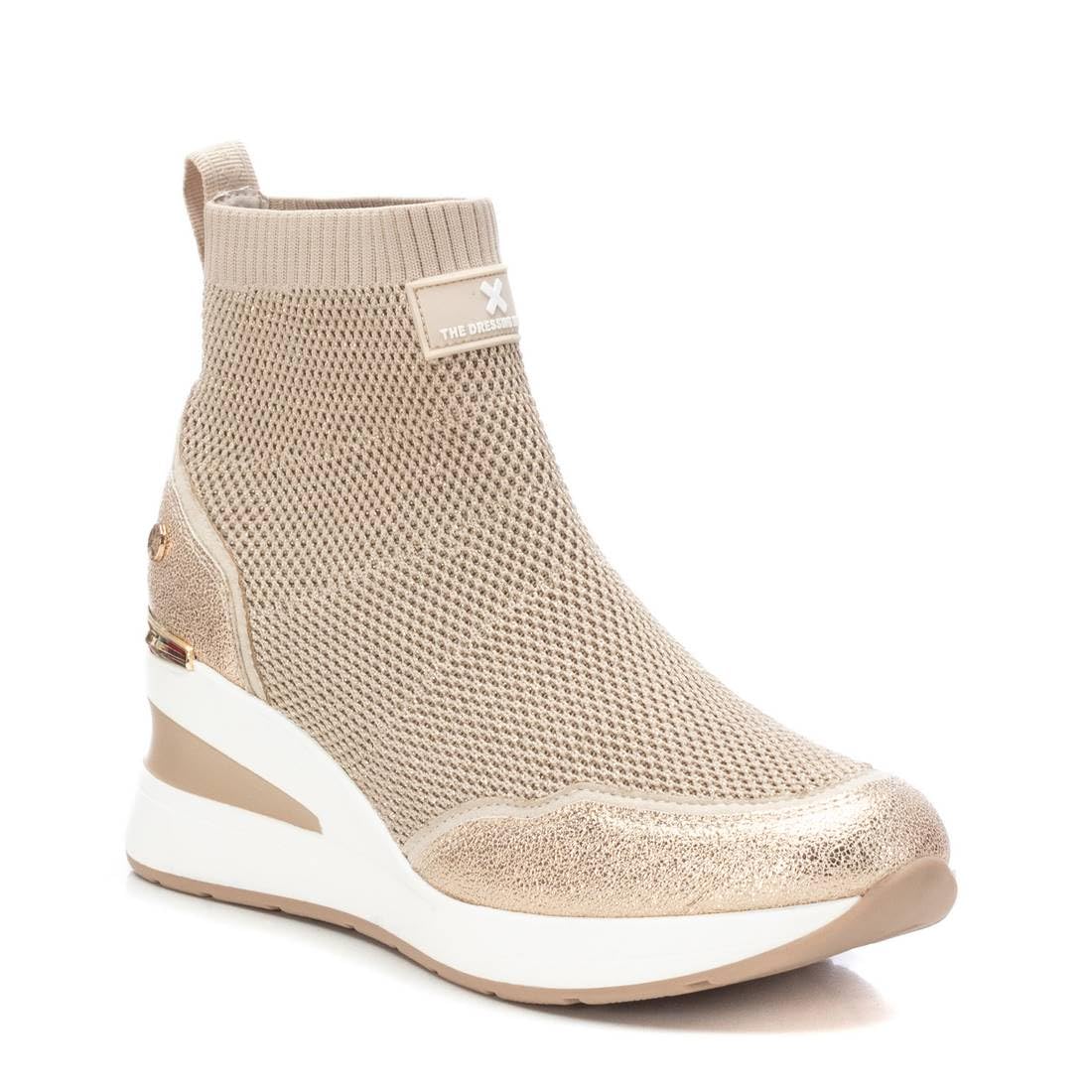 XTI - Zapatilla Mujer Beige - Calzado Cómodo y Versátil - Moda casual - Modelo 14240502 (Talla 35)