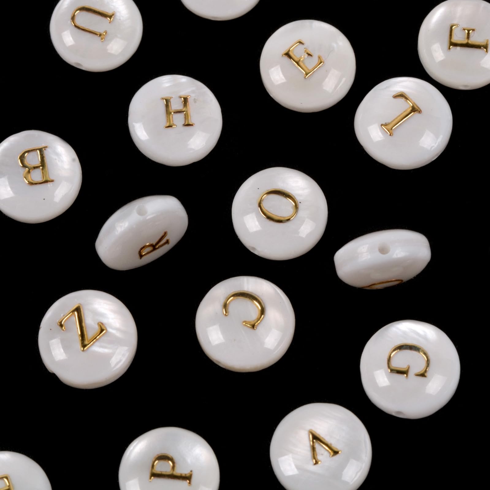 マザーオブパールシェル 8mm ラウンド 両面 AZ 英語 アルファベット ビーズ ホワイト シェル コイン ディスク 26個 英語 文字 DIY  ジュエリー メイキング ビーズ
