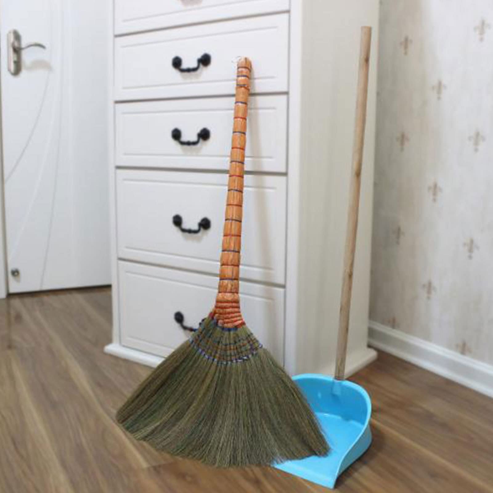 Handgewebter Strohbesen mit langem Stiel - Besen mit natürlichen weichen Borsten - 35-Zoll-Reinigungsbesen für den Einsatz im Büro, Zuhause, Küche, Lobby, Boden, 2er-Pack