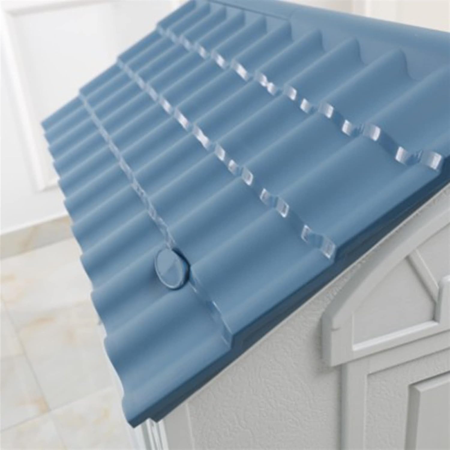Lanco - Cuccia per Cani di Media e Grande Taglia. Uso interno ed esterno con ventilazione. Materiale resistente. 98x84x82 cm. Blu e bianco.