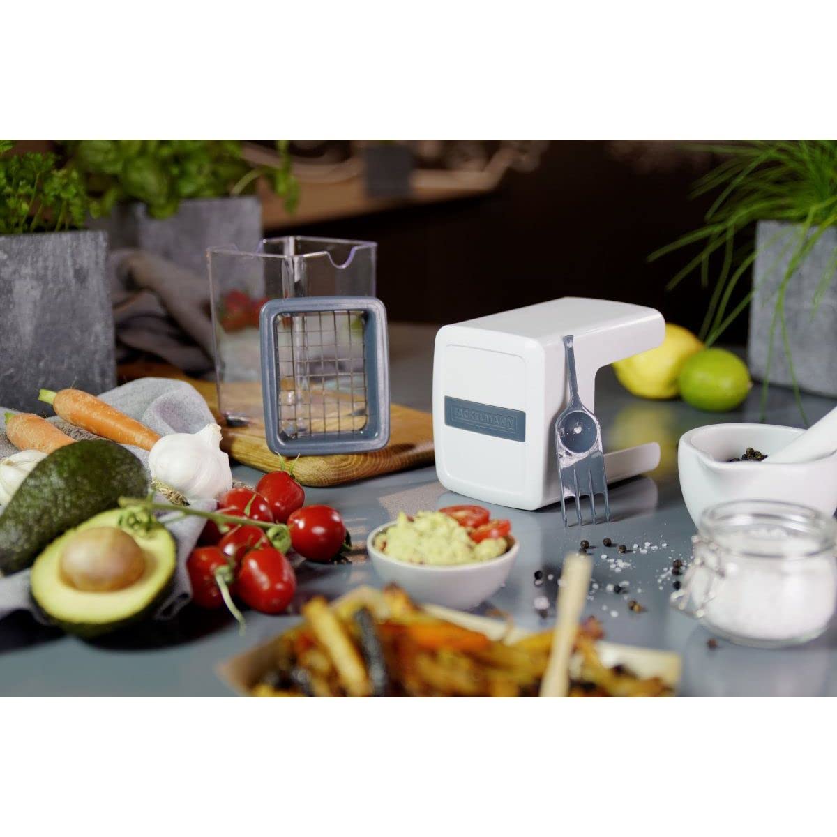 FACKELMANN Affettaverdure a stick, Linea EASY PREPARE, ideale per patate, carote e molto altro, 11,5x10x16cm, colore: blu scuro e bianco