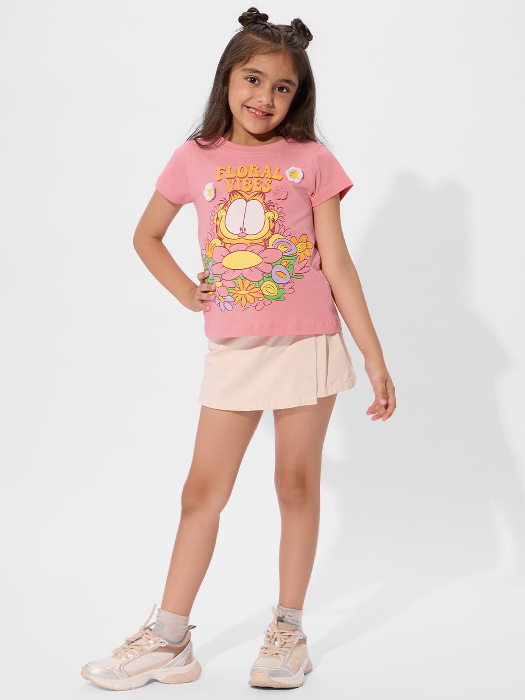 The Souled Store Garfield - Camiseta de manga corta para niña, diseño floral, cuello redondo, estampado gráfico rosa, ajuste normal, algodón