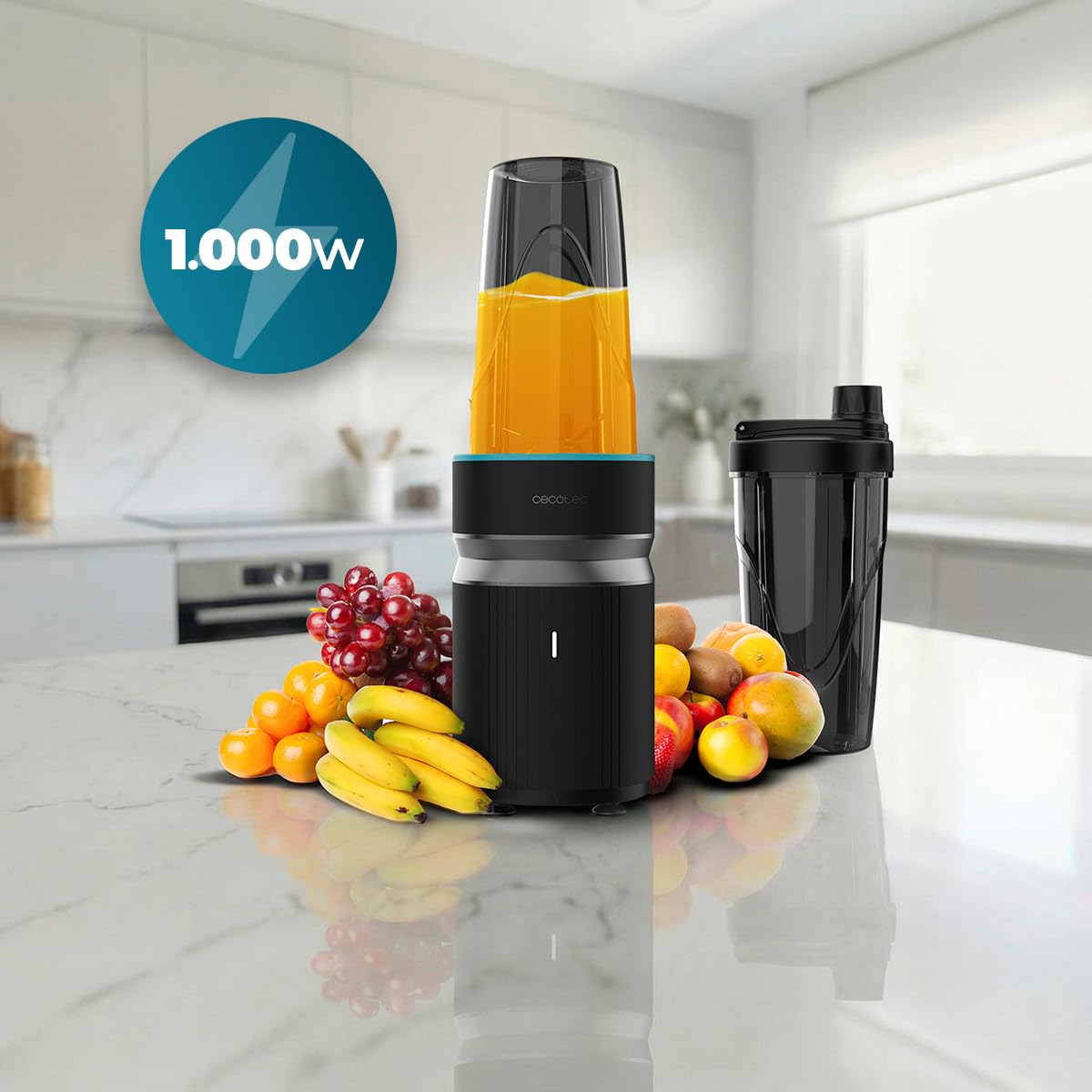 Cecotec PowerTitanium przenośny blender 1000 Push2Go. 1000 W, ostrze ze stali nierdzewnej 6 liści, 2 szklanki 700 ml z pokrywkami, bez BPA, zdejmowane części, profesjonalne rezultaty dla Ciebie
