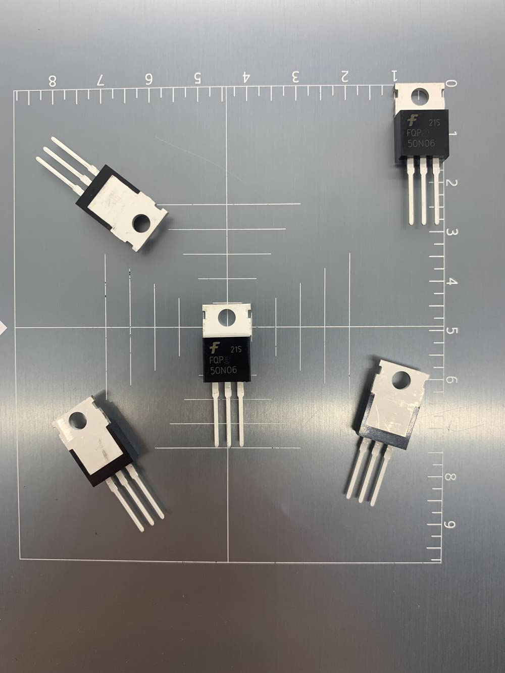 10 Stück Set HUABAN 10x FQP50N06 N-Kanal MOSFET – 60V, 0,022 Ohm, 50A, TO- 220, Power Transistor 10 Stück Set HUABAN 10x FQP50N06 N-Kanal MOSFET – 60V, 0,022 Ohm, 50A, TO- 220, Power Transistor