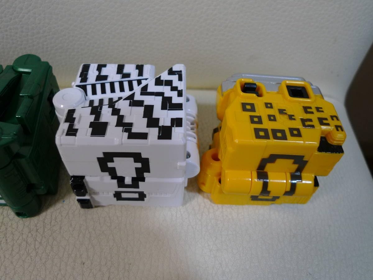 ④【美品】コット（カーキ）&インフレータブルマット&ピロー（おまけ