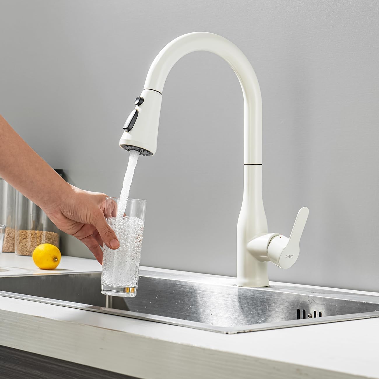 ONECE Wasserhahn Küche Weiß, Küchenarmatur ausziehbar mit 3 Wasserstrommodi & 360° drehbarem Auslauf, Hochdruck Spültischarmatur Mischbatterie für Küche