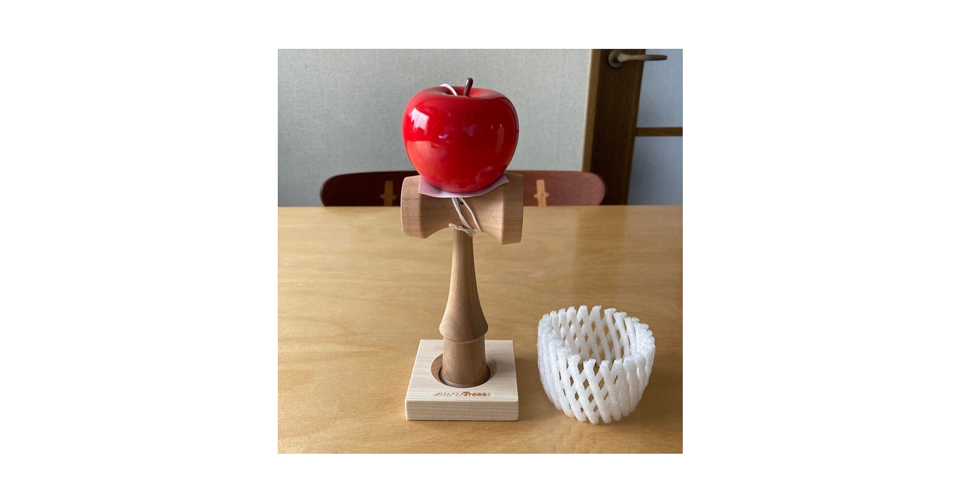 【最終値下げ】りんごの木製けん玉 Amazon | 鈴木康広 りんごのけん玉 | けん玉 | おもちゃ