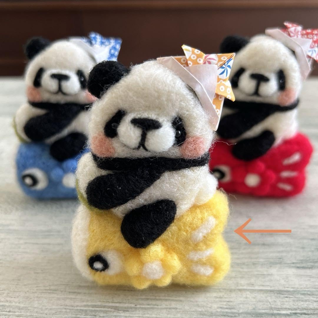 Amazon.co.jp: 羊毛フェルトパンダ5月飾り（黄色） : おもちゃ