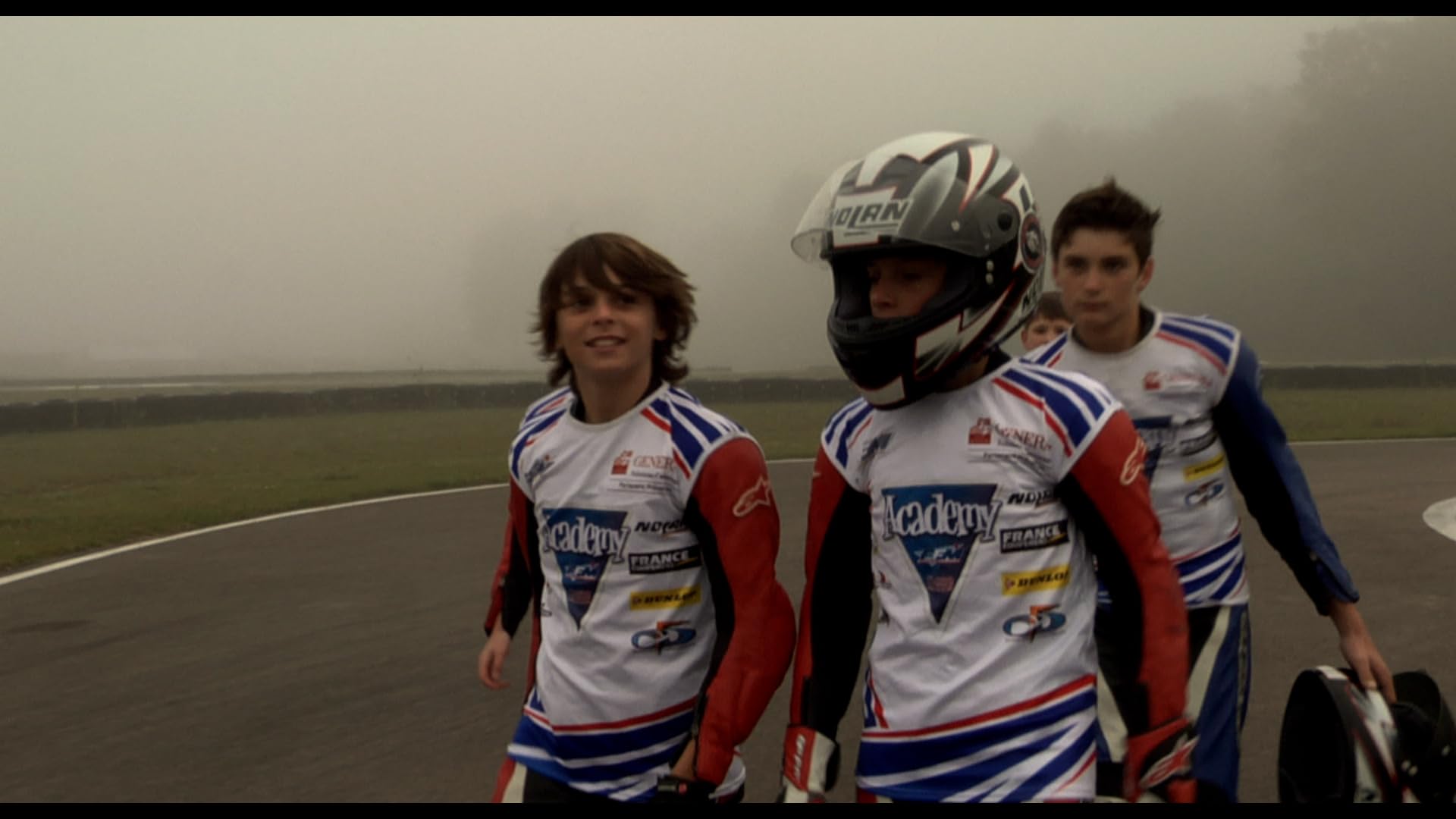 Le Cheval de fer + Portrait de groupe avec enfants et motocyclettes