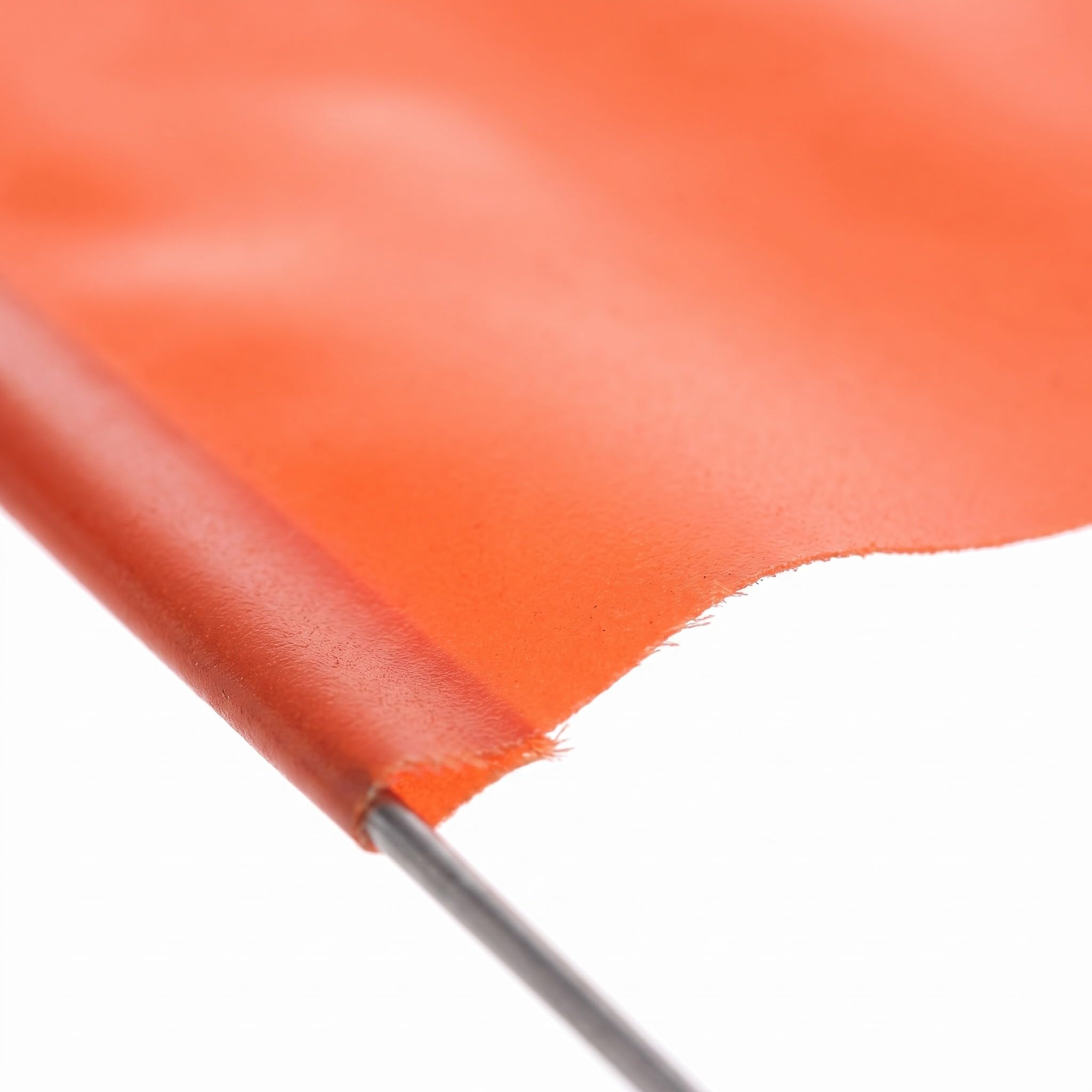 Kisangel 150 fanions orange de marquage de jardin - Marquages ​​de jardin avec piquets en acier - ​​de pelouse inscriptibles et imperméables pour l'arpentage et l'aménagement paysager (15 x